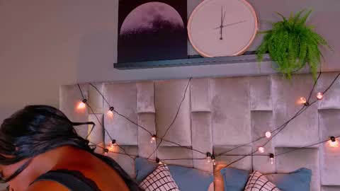 Snapshot of nahomicampbell_ chatting on 11-14-25, 07:34 VICTORIA online show from 11-14-25, 07:34