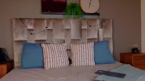 Snapshot of nahomicampbell_ chatting on 12-01-25, 07:30 VICTORIA online show from 12-01-25, 07:30