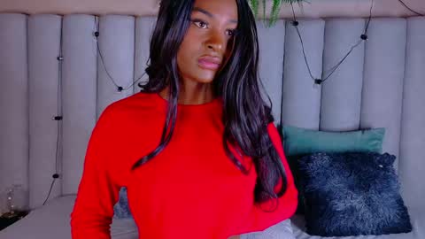 Snapshot of nahomicampbell_ chatting on 05-13-26, 07:33 VICTORIA online show from 05-13-26, 07:33
