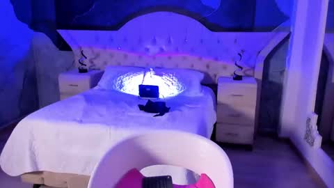 Snapshot of nahomirichards chatting on 02-14-25, 04:37 Nahomi online show from 02-14-25, 04:37