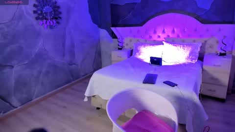 Snapshot of nahomirichards chatting on 02-25-25, 04:24 Nahomi online show from 02-25-25, 04:24