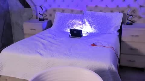 Snapshot of nahomirichards chatting on 02-28-25, 04:43 Nahomi online show from 02-28-25, 04:43