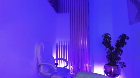 Snapshot of nahomirichards chatting on 03-09-25, 01:59 Nahomi online show from 03-09-25, 01:59