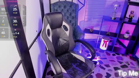 Snapshot of nahomirichards chatting on 10-18-25, 06:05 Nahomi online show from 10-18-25, 06:05