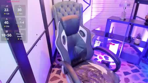 Snapshot of nahomirichards chatting on 11-18-25, 05:12 Nahomi online show from 11-18-25, 05:12