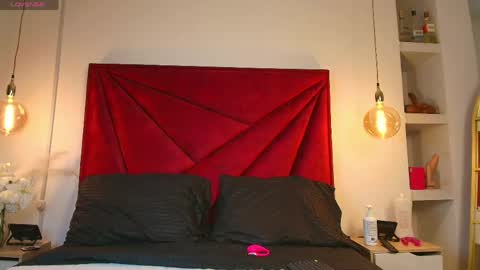 NahomiRoss online show from 05-14-26, 04:14