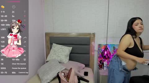 Snapshot of nahomirosse chatting on 09-18-25, 12:07 SHELBY online show from 09-18-25, 12:07