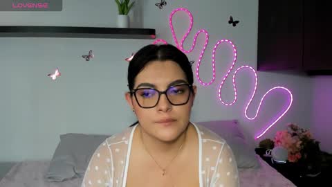 Snapshot of nahomirosse chatting on 10-20-25, 07:14 SHELBY online show from 10-20-25, 07:14