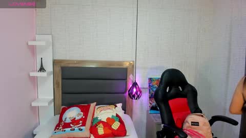 Snapshot of nahomirosse chatting on 12-03-25, 12:14 SHELBY online show from 12-03-25, 12:14