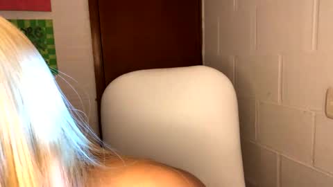 nahomy online show from 10-25-25, 12:13