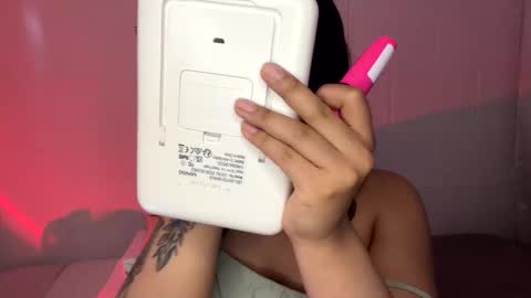 nahomy online show from 12-14-25, 02:11