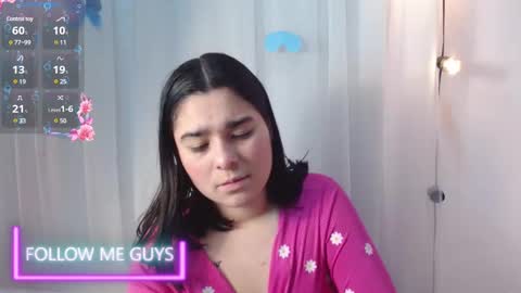 Snapshot of nahomy_larsen chatting on 12-17-24, 02:00 Nahomy online show from 12-17-24, 02:00