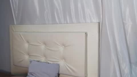 Snapshot of nahomy_larsen chatting on 12-20-24, 05:08 Nahomy online show from 12-20-24, 05:08