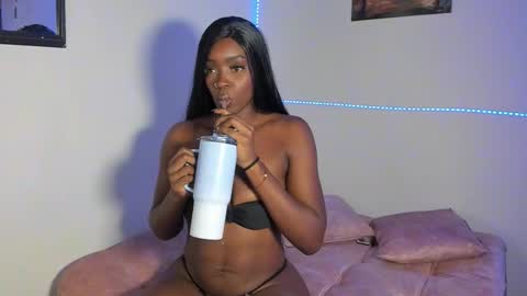 Nahomy  online show from 03-02-26, 10:38