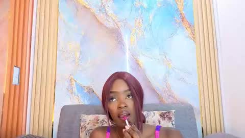 Nahomy  online show from 10-20-25, 09:59