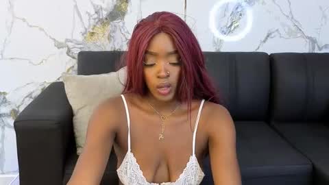 Nahomy  online show from 12-04-25, 10:29