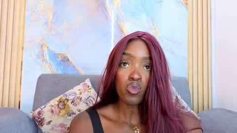 nahomy_smith23_aws online show from 10-24-25, 09:55