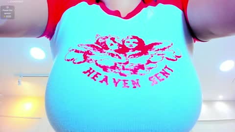 Snapshot of nahomygrey_ chatting on 02-08-25, 07:59 Nahomy online show from 02-08-25, 07:59