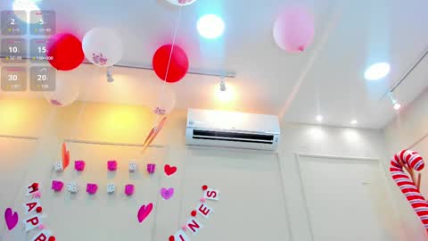 Snapshot of nahomygrey_ chatting on 02-17-25, 11:31 Nahomy online show from 02-17-25, 11:31