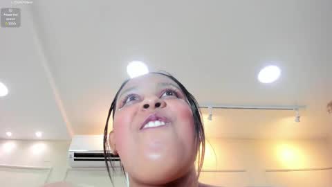 Snapshot of nahomygrey_ chatting on 02-25-25, 08:51 Nahomy online show from 02-25-25, 08:51