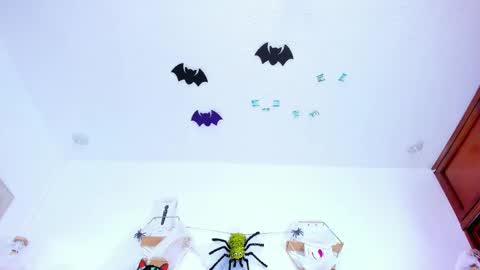 Snapshot of nahomygrey_ chatting on 10-14-25, 08:09 Nahomy online show from 10-14-25, 08:09