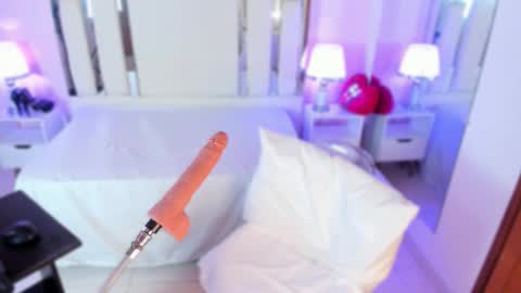 Nahomy Roberts online show from 11-03-25, 12:06