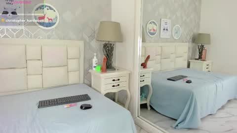 naia_cox online show from 11-06-25, 03:40