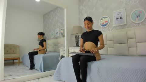 naia_cox online show from 05-25-26, 03:34
