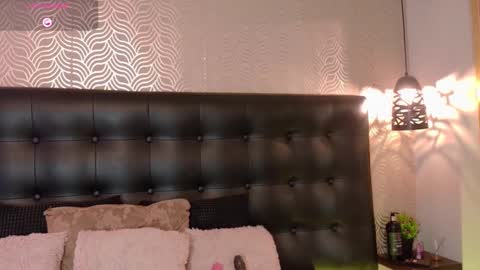 Snapshot of naiaramasson_ chatting on 09-19-25, 12:06 naiaramasson_ online show from 09-19-25, 12:06