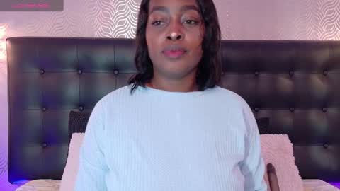 Snapshot of naiaramasson_ chatting on 10-07-25, 12:02 naiaramasson_ online show from 10-07-25, 12:02