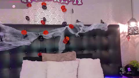 Snapshot of naiaramasson_ chatting on 10-23-25, 12:04 naiaramasson_ online show from 10-23-25, 12:04