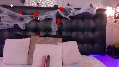 Snapshot of naiaramasson_ chatting on 10-28-25, 12:09 naiaramasson_ online show from 10-28-25, 12:09