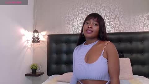 Snapshot of naiaramasson_ chatting on 12-01-25, 12:10 naiaramasson_ online show from 12-01-25, 12:10