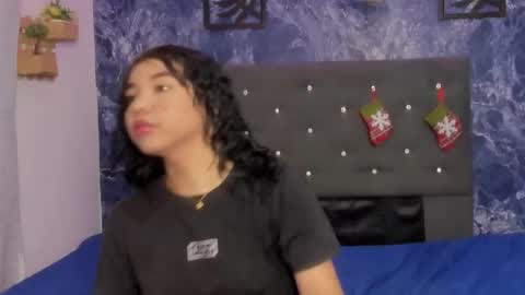 Snapshot of naileth_ chatting on 11-12-25, 12:49 NAILETH online show from 11-12-25, 12:49