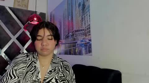 Snapshot of naileth_ chatting on 12-04-25, 11:13 NAILETH online show from 12-04-25, 11:13