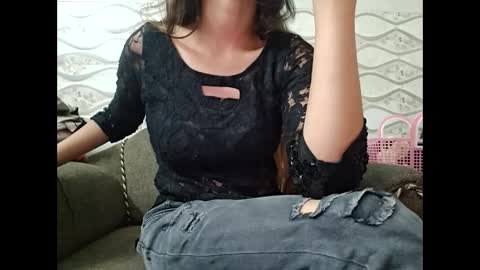 Naina online show from 02-23-25, 10:39