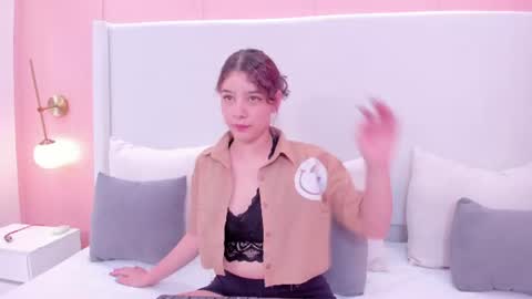 N A I R A online show from 06-18-26, 10:03