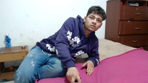 naisha and axel2 online show from 10-30-25, 03:19