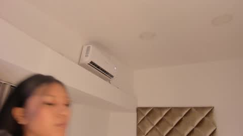 INSTAGRAM  m2221     online show from 02-05-25, 10:30