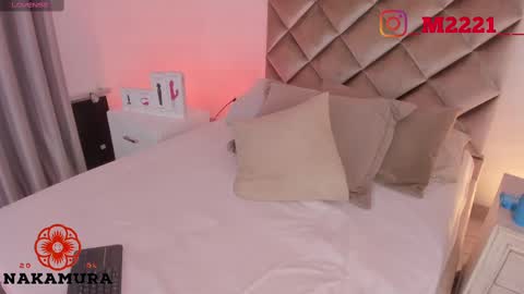 INSTAGRAM  m2221     online show from 02-12-25, 11:29