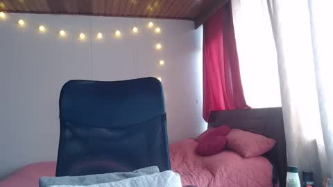 Nala online show from 12-23-24, 04:17