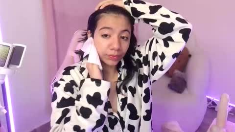 nami_usagi online show from 10-10-25, 11:09