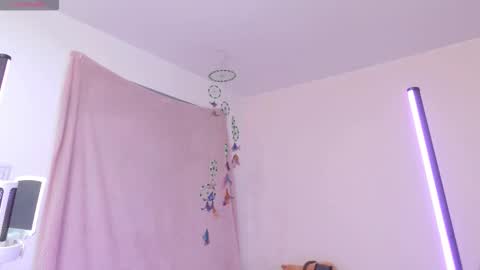 nami_usagi online show from 10-17-25, 05:04