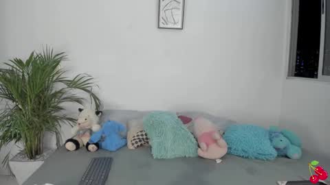 Snapshot of namibergman_ chatting on 12-06-24, 01:51 N A M I    -   OF  namibergmant online show from 12-06-24, 01:51