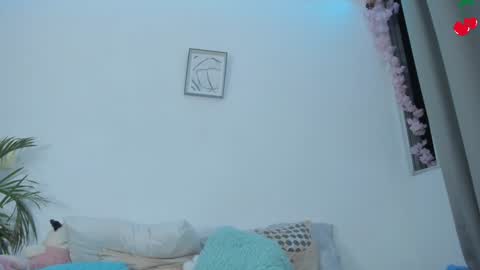 Snapshot of namibergman_ chatting on 02-01-25, 02:37 N A M I    -   OF  namibergmant online show from 02-01-25, 02:37