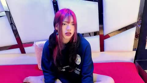 Snapshot of namimoon1 chatting on 12-14-25, 12:43 online show from 12-14-25, 12:43