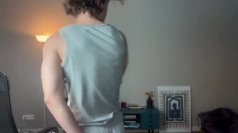 Snapshot of namiraaxel chatting on 02-08-25, 06:22 Georges online show from 02-08-25, 06:22