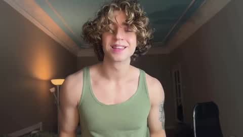 Snapshot of namiraaxel chatting on 02-18-25, 09:20 Georges online show from 02-18-25, 09:20