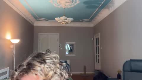 Snapshot of namiraaxel chatting on 02-22-25, 10:42 Georges online show from 02-22-25, 10:42