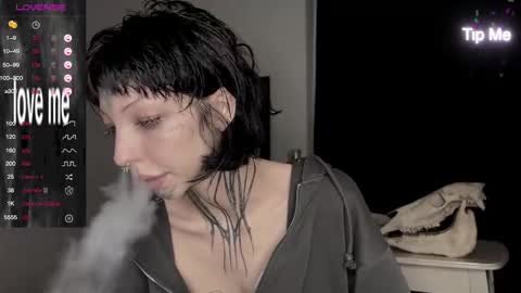 Snapshot of nananevaeragain chatting on 12-26-24, 12:05 Nana online show from 12-26-24, 12:05